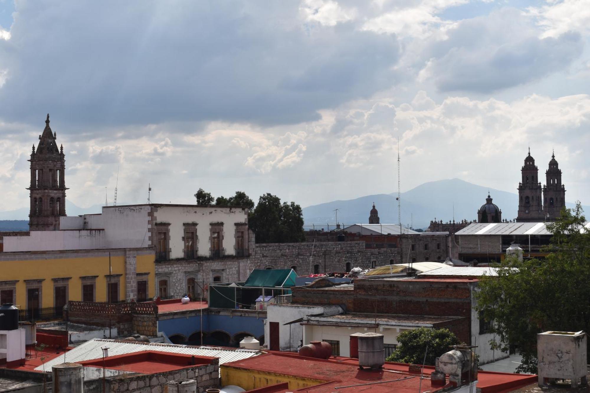 El Suburbio - Serapio Rendon Morelia Exterior foto