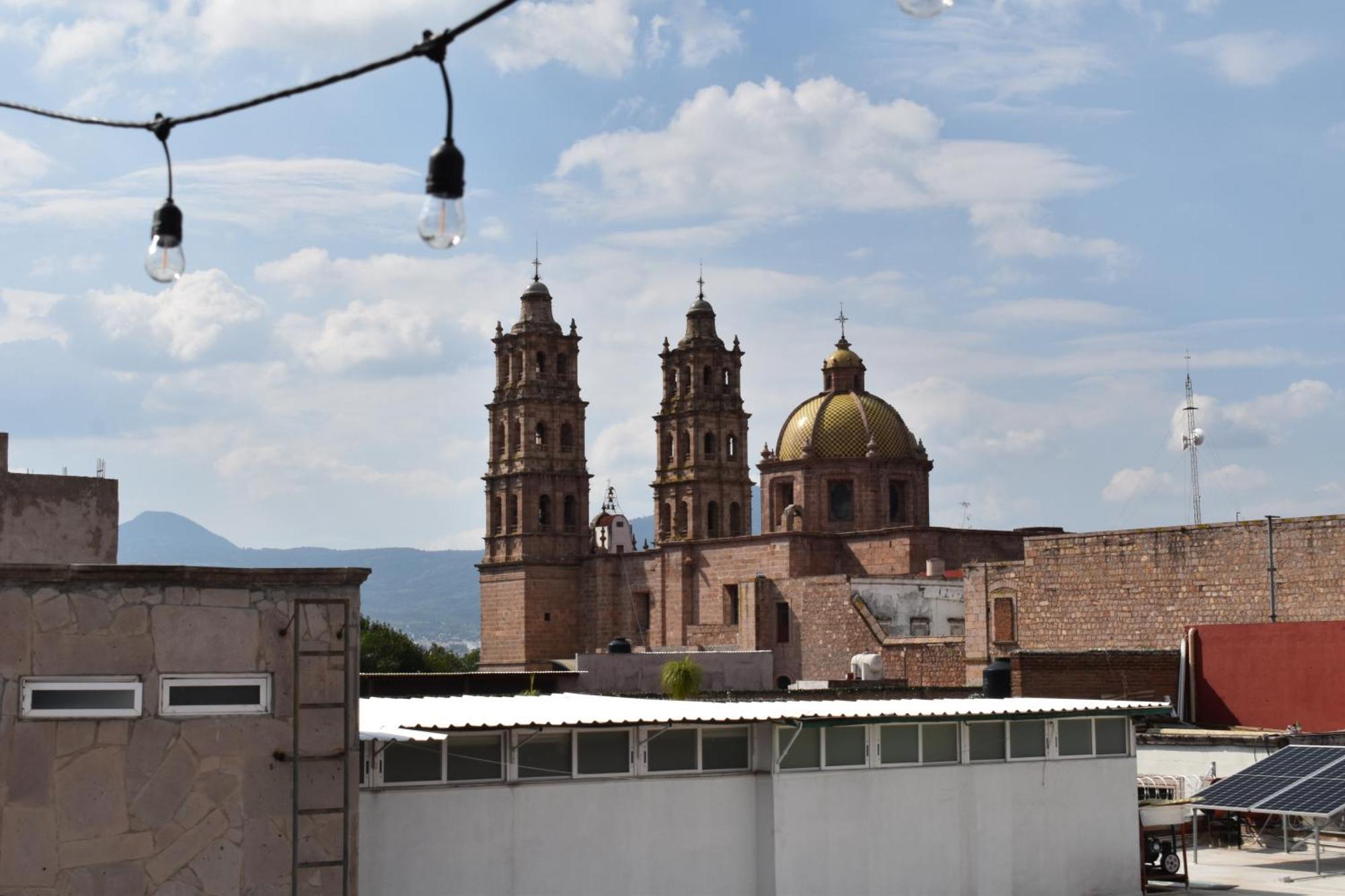 El Suburbio - Serapio Rendon Morelia Exterior foto
